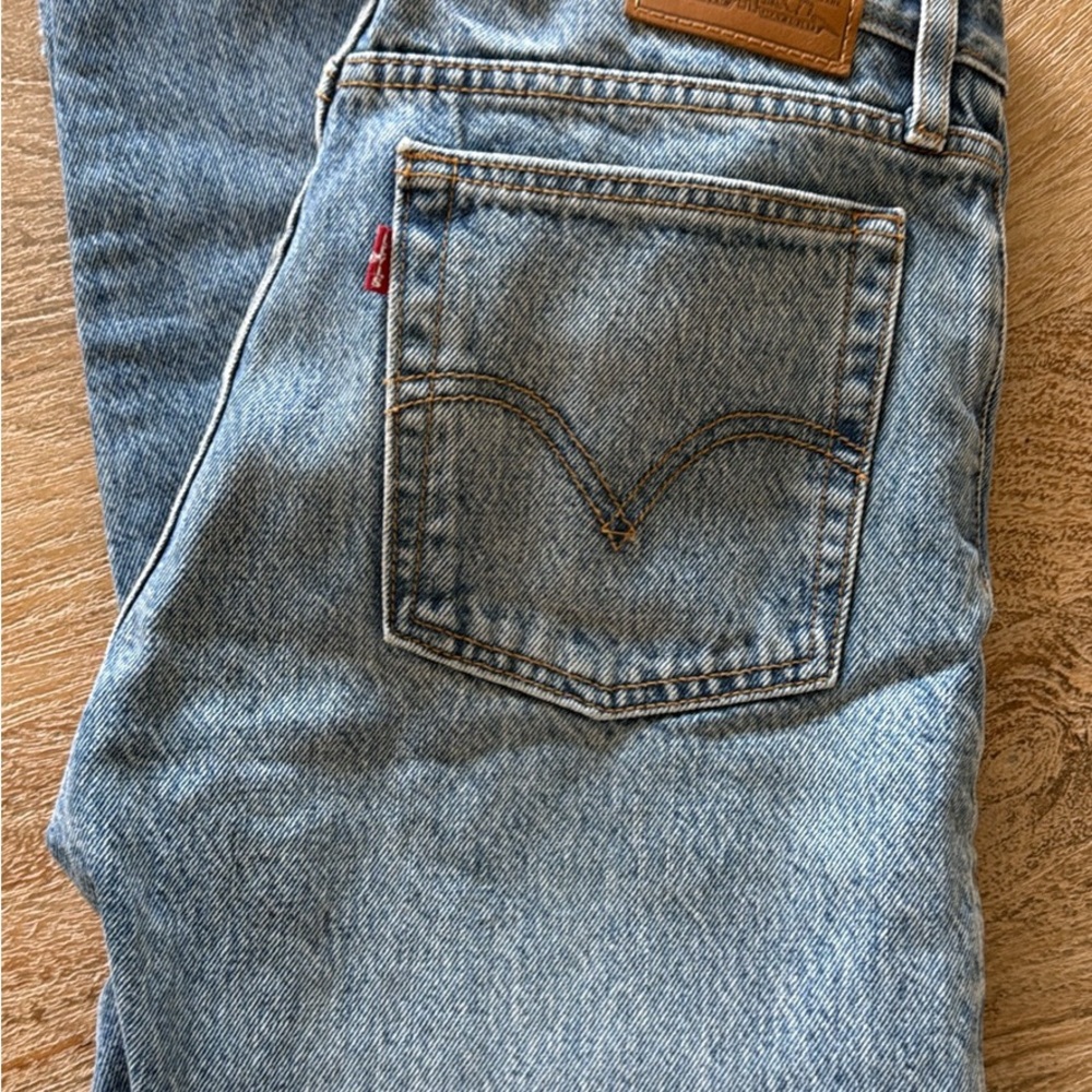 Levi's Men's Light Blue Straight Jeans